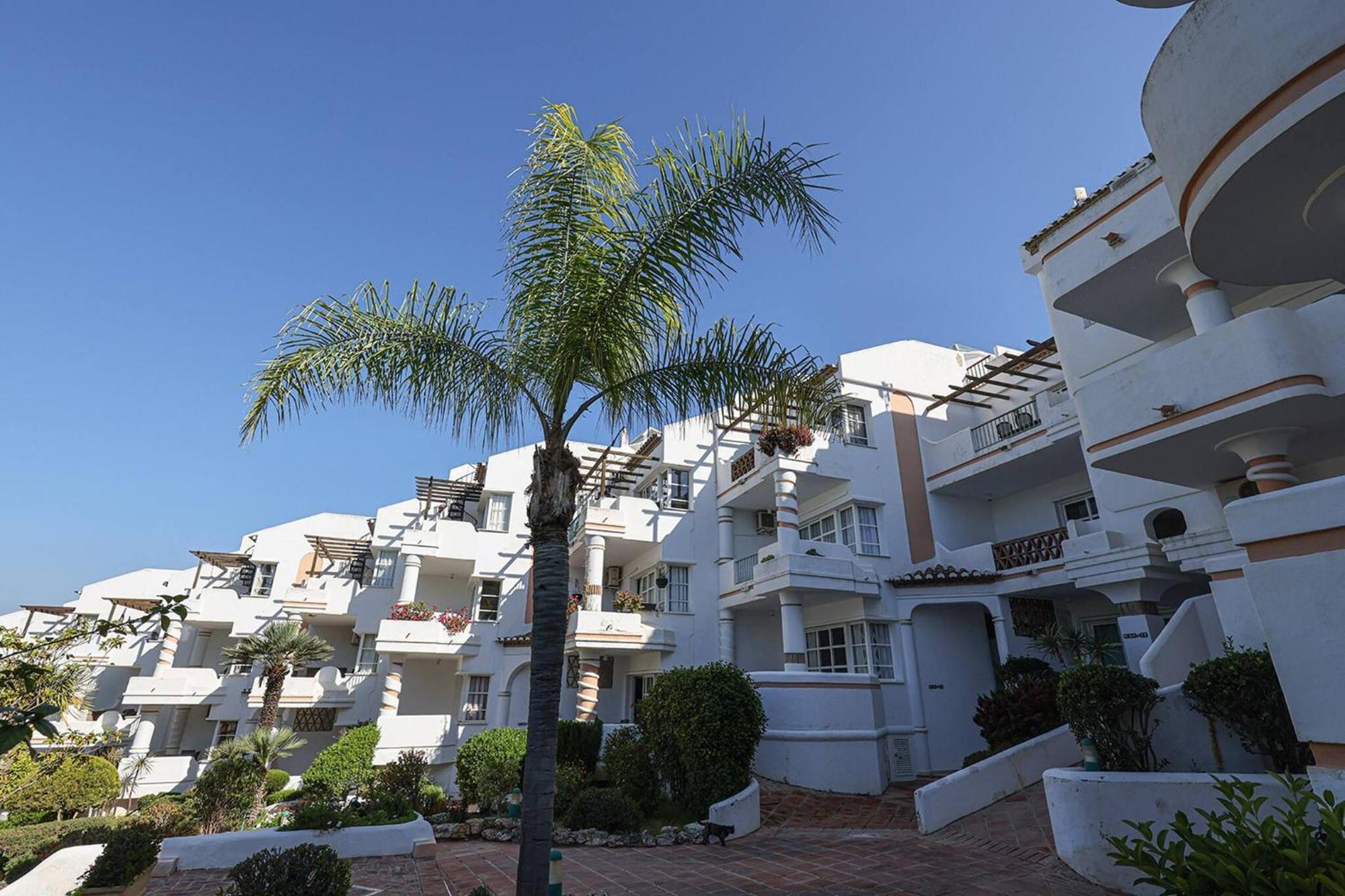 053 - Two Bed Mijas Golf Apartment In Popular Matchroom Golf Club Fuengirola Exteriör bild
